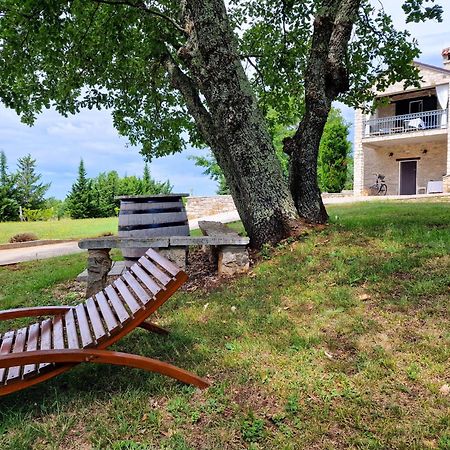 Stancija Ruseti Bed & Breakfast Oprtalj Exterior photo