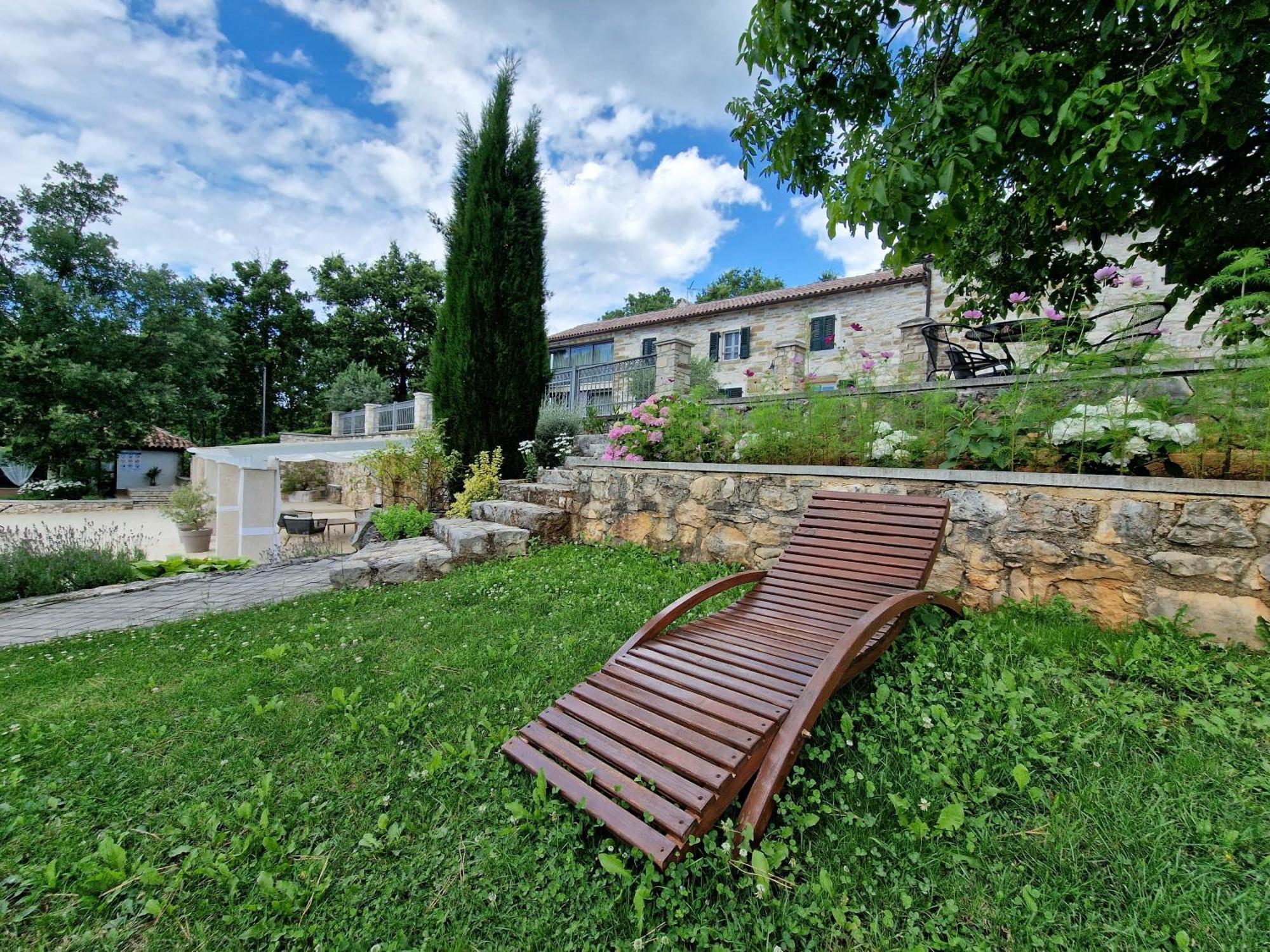 Stancija Ruseti Bed & Breakfast Oprtalj Exterior photo