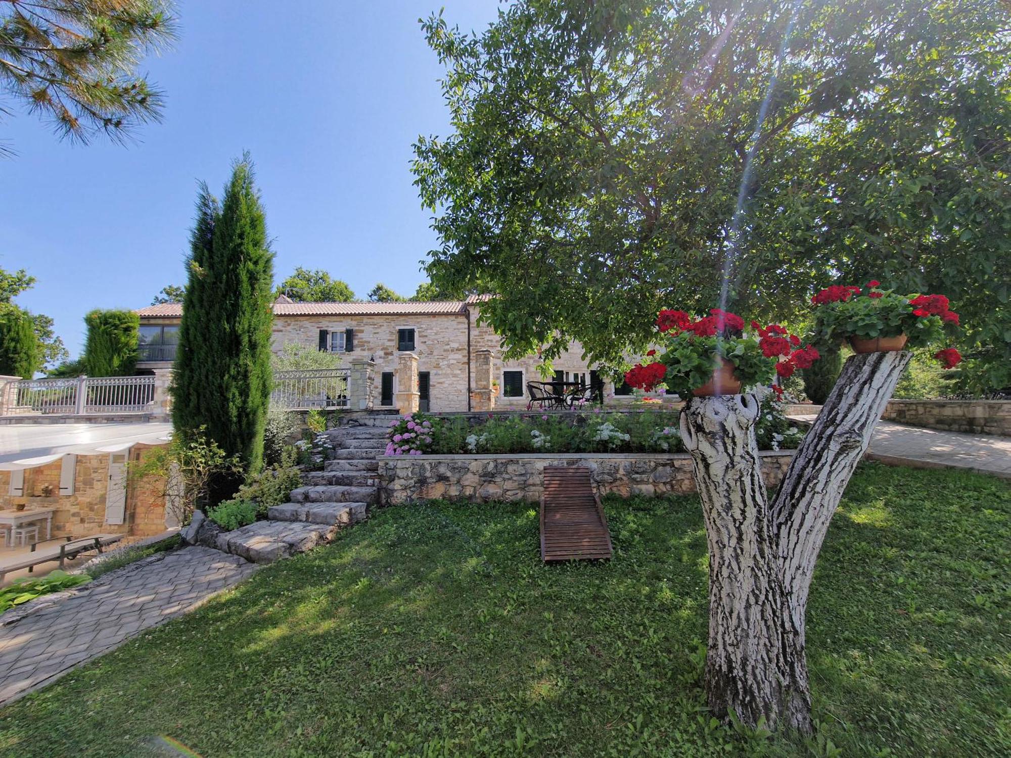 Stancija Ruseti Bed & Breakfast Oprtalj Exterior photo