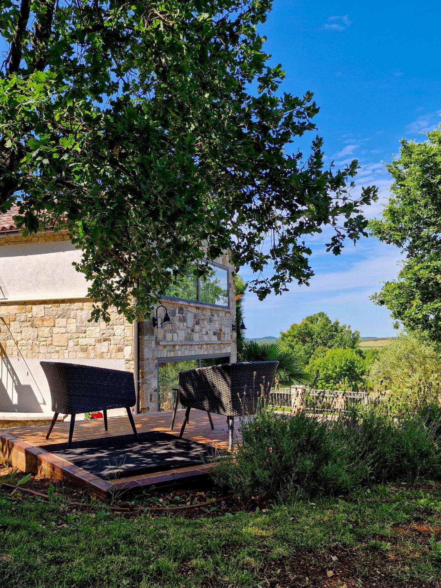 Stancija Ruseti Bed & Breakfast Oprtalj Exterior photo